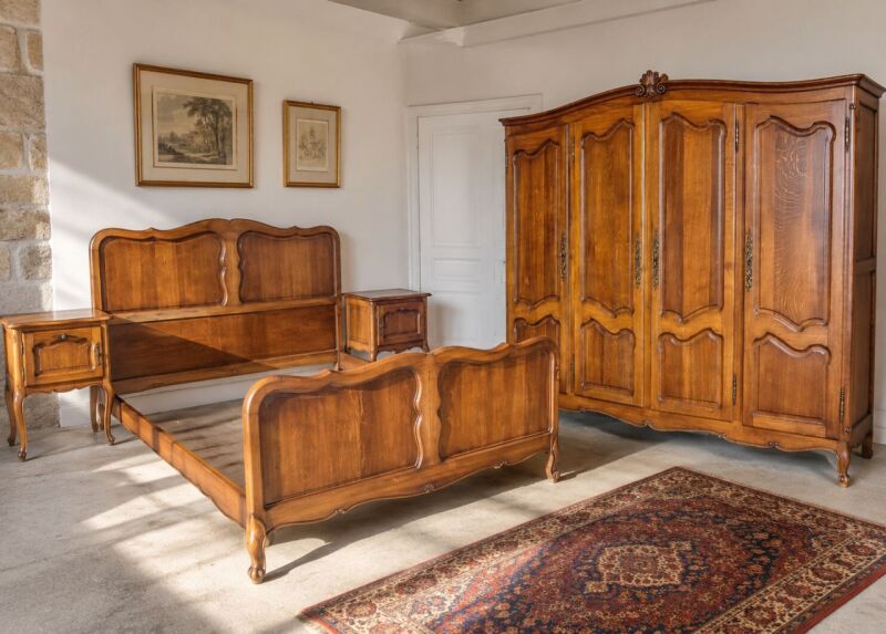 Francúzska dubová spálňová súprava Louis XV